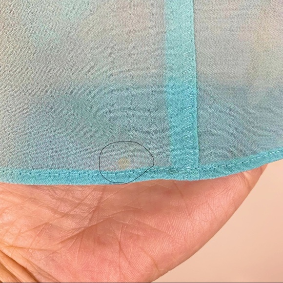 Access by Liz Claiborne V Neck Blouse- Sz - 6 - Picture 6 of 6